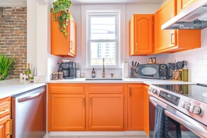 Luxury House, Non Smoking, Pets allowed | Private kitchen