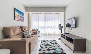 Basic Apartment | Living area