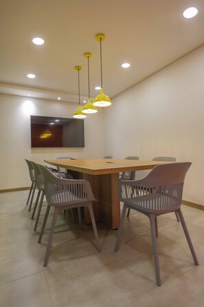 Meeting facility