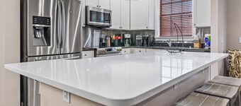 Inviting 5BR Villa in Reunion Resort