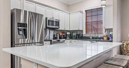 Inviting 5BR Villa in Reunion Resort