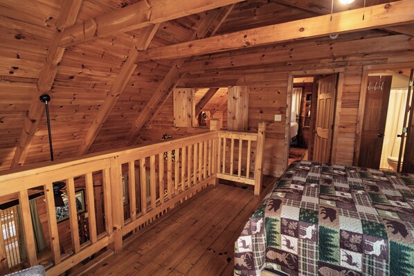 2 bedrooms, iron/ironing board, travel cot, free WiFi