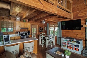 Interior - Independence Day at Blackberry Patch - Close to Callaway Gardens! (Warm Springs)