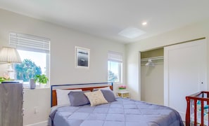 Desk, iron/ironing board, free WiFi, bed sheets