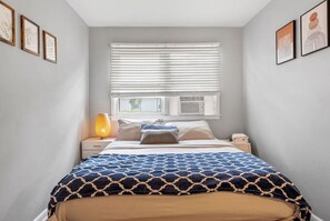 4 bedrooms, Internet, bed sheets - Sunny Home near Borgata & Marina (Atlantic City)