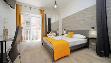 2 camere, una scrivania, ferro/asse da stiro, culla da viaggio