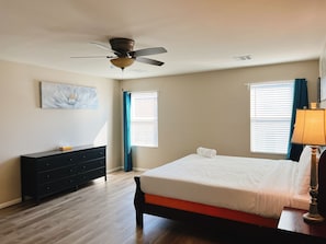 5 bedrooms, Internet, bed sheets