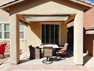 Spacious 5-bedroom house 15 minutes to Las Vegas strip