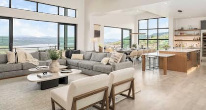 Mountain Lover by Avantstay Luxe Escape w/ Views Hot Tub, Gym, Movie Theater