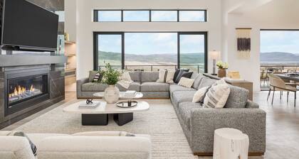 Mountain Lover by Avantstay Luxe Escape w/ Views Hot Tub, Gym, Movie Theater