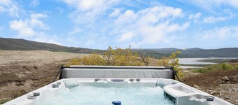 Mountain Lover by Avantstay Luxe Escape w/ Views Hot Tub, Gym, Movie Theater