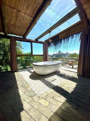 Apartment | Indoor spa tub - Pousada Asa Delta Jurerê (Florianopolis)