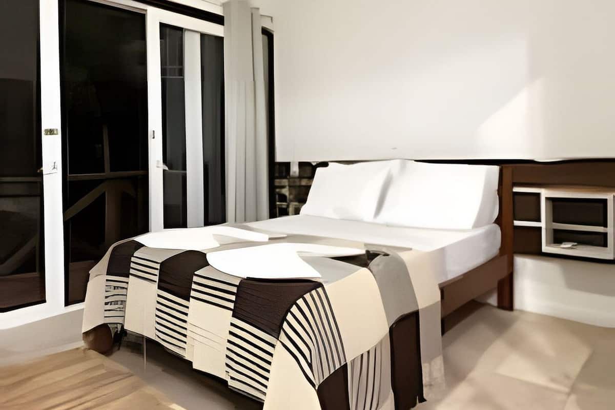 Basic Double Room, Garden View