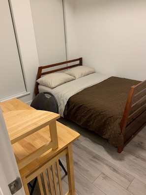 1 chambre, fer et planche à repasser, accès Internet, draps fournis