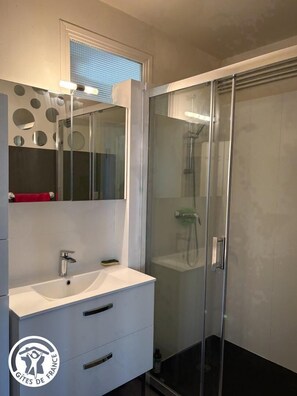 Shower - Gîtes de France® - L'Aubépine 20 (PRADINES)