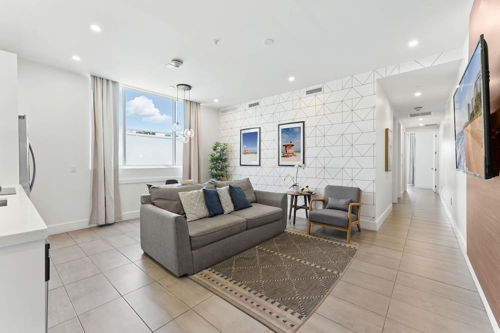 South Beach Sleek 2BR Getaway