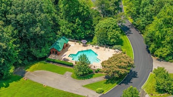 Een binnenzwembad, een verwarmd zwembad