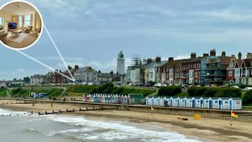 Plage, chaises longues