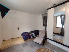 2 chambres, fer et planche Ă  repasser, lit parapluie, Wi-Fi