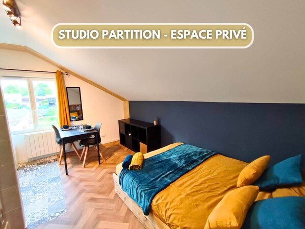 1 chambre, fer et planche à repasser, lit de bébé portatif, Wi-Fi