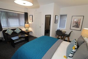 Superior Double Room | Desk, laptop workspace, blackout drapes, soundproofing