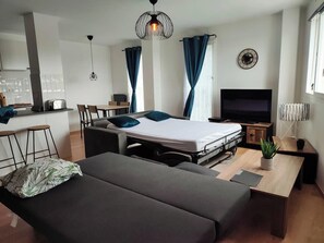 1 bedroom, iron/ironing board, WiFi, bed sheets