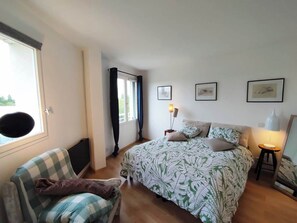 Bügeleisen/Bügelbrett, WLAN, Bettwäsche