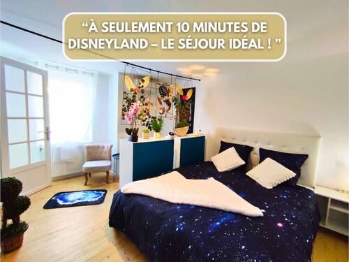 Space House & Surprise - Disneyland & Paris
