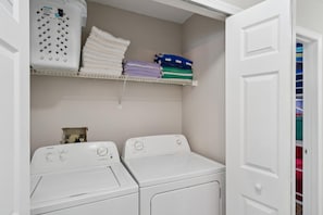 House, Multiple Beds, Balcony, City View (ROY2022-94) | Laundry