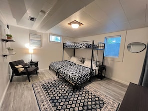 5 chambres, fer et planche à repasser, Wi-Fi, draps fournis