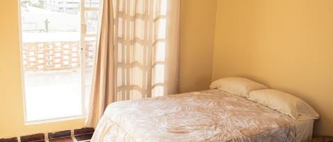 1 chambre, fer et planche Ă repasser, Wi-Fi, literie fournie