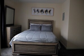 1 bedroom, iron/ironing board, WiFi, bed sheets - The Hidden Gem EL Paso (El Paso)