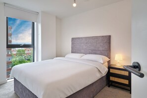 2 bedrooms, iron/ironing board, Internet, bed sheets