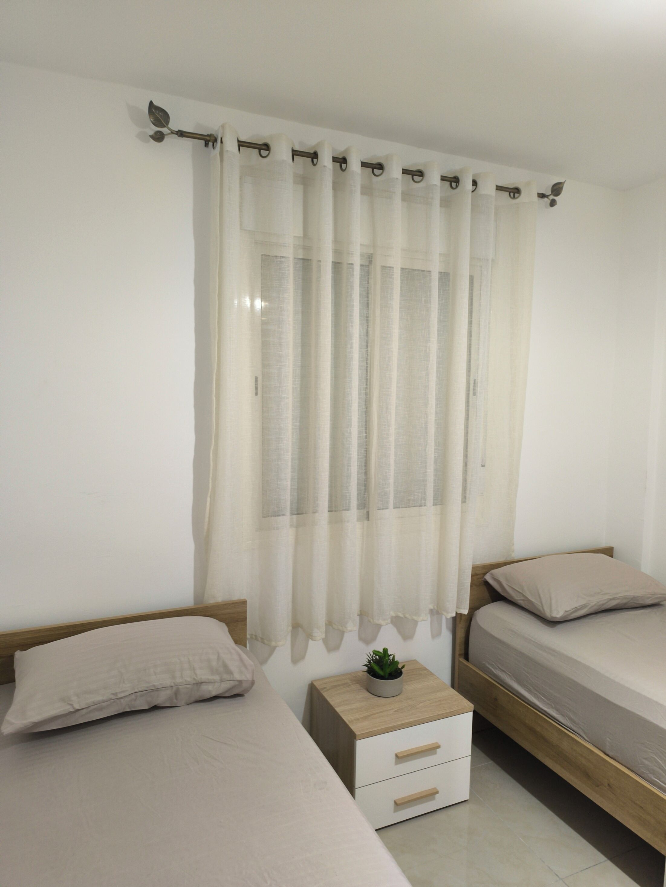 2 dormitoris, escriptori, wifi gratuïta i roba de llit 