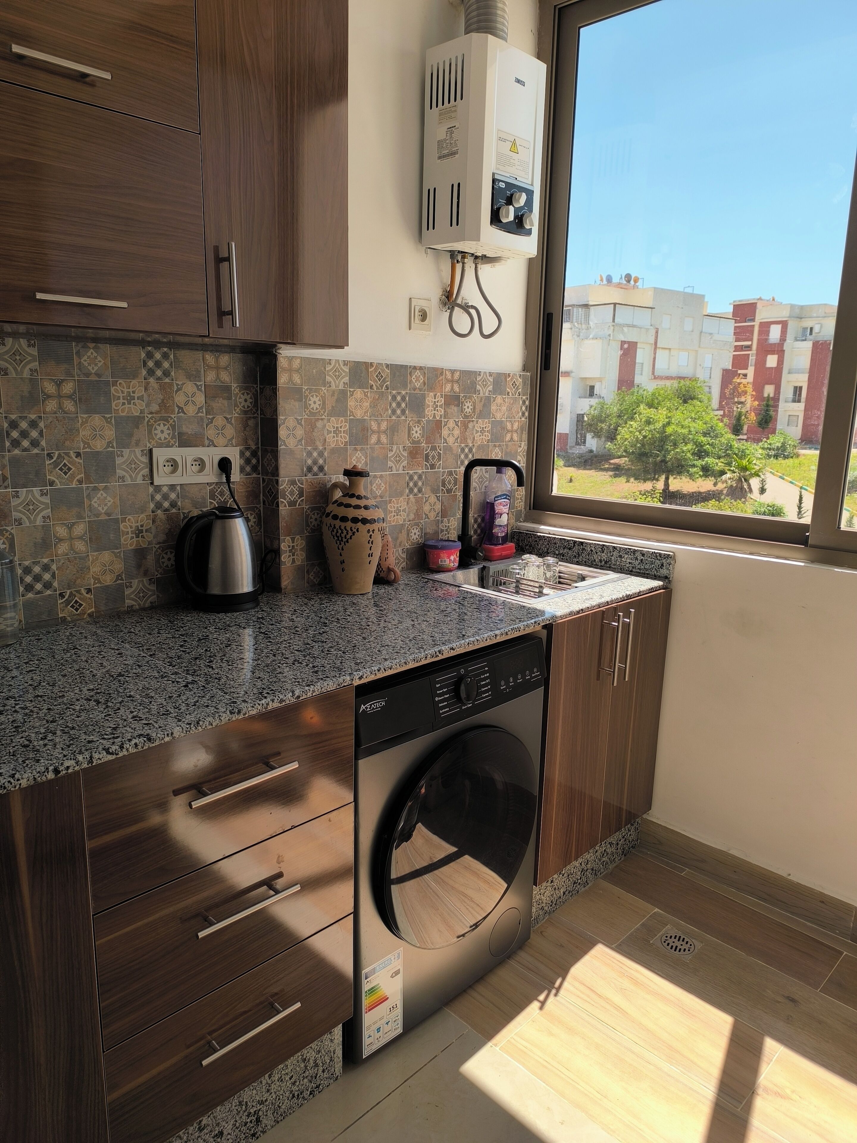 Geladeira, fogão, cooktop, cafeteira/chaleira