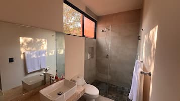 Family House, Garden View | Bathroom