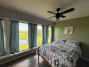 2 chambres, fer et planche à repasser, Wi-Fi gratuit, draps fournis