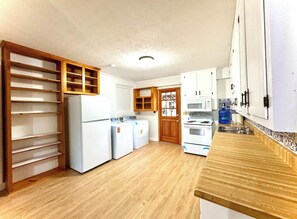 Microwave, oven, stovetop, dishwasher