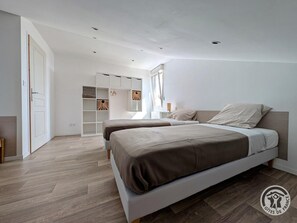 3 室のベッドルーム、旅行用ベビーベッド、インターネット