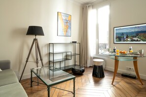 Fernseher, Stereoanlage