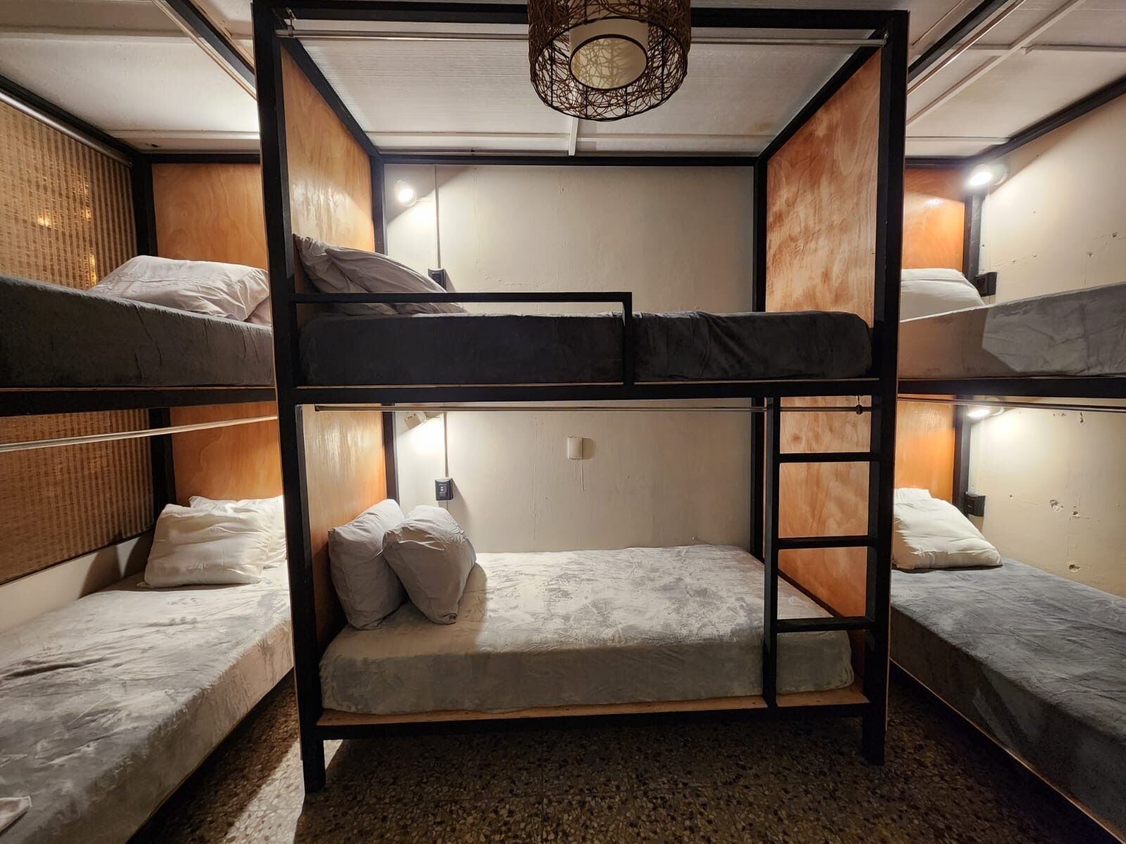 1 bedroom, internet, bed sheets