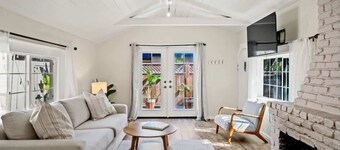 Carmel Cozy Cottage | Room for 4
