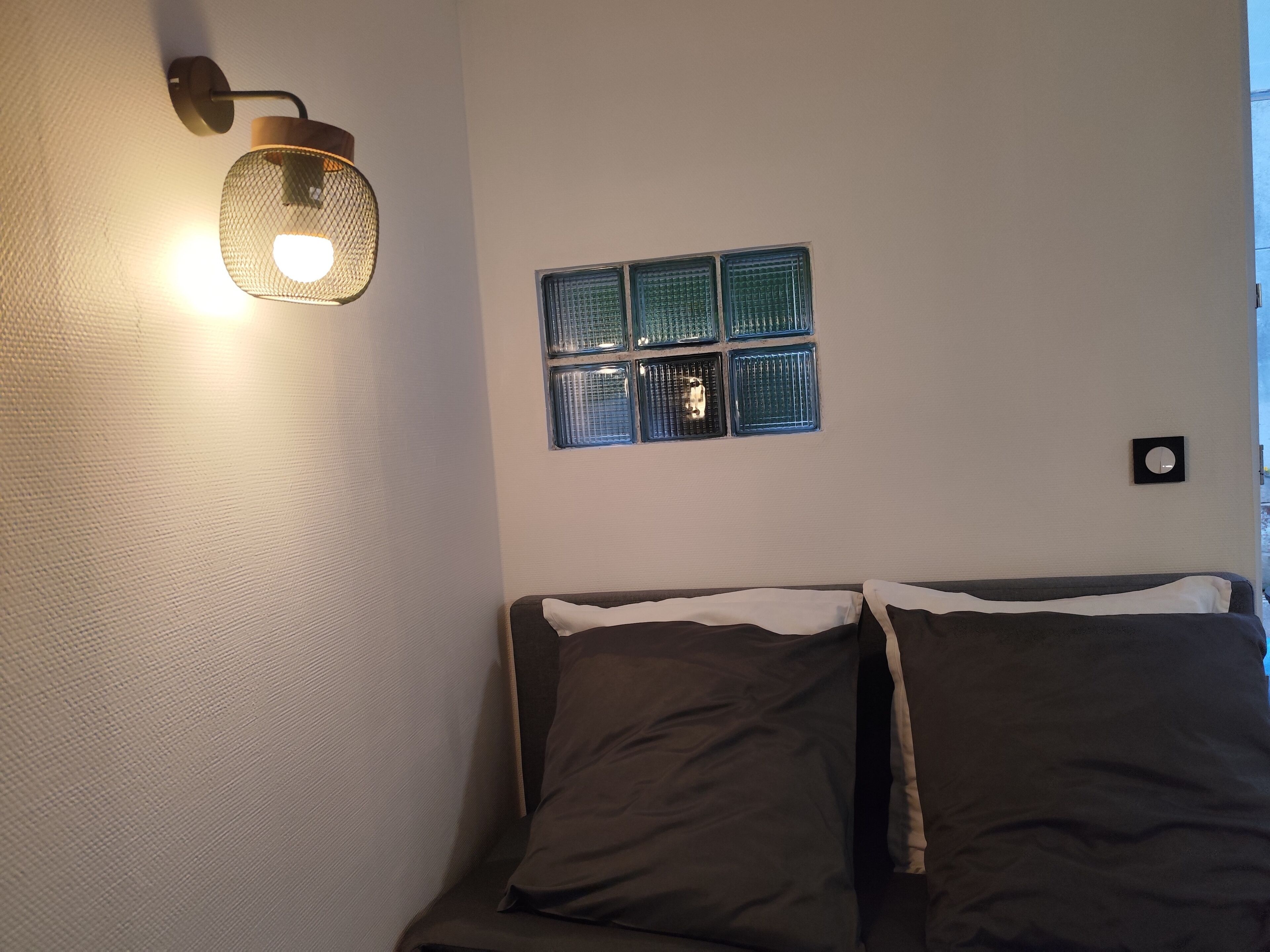 1 chambre, fer et planche à repasser, Wi-Fi gratuit, draps fournis