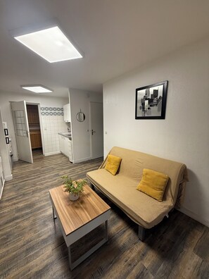 TV - Villa Massada - a haven of peace between pine trees and sea (La Seyne-sur-Mer)