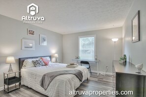 2 bedrooms, iron/ironing board, Internet, bed sheets