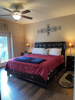 2 bedrooms, iron/ironing board, travel cot, WiFi