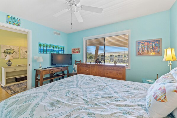 2 bedrooms, desk, iron/ironing board, free WiFi