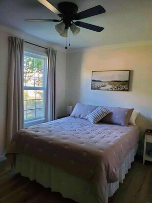 2 bedrooms, iron/ironing board, free WiFi, bed sheets