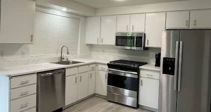 Cozy 3-bedroom 2.5 bath house in Kent near hospital and shopping centers