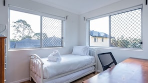 3 bedrooms, free WiFi, bed sheets